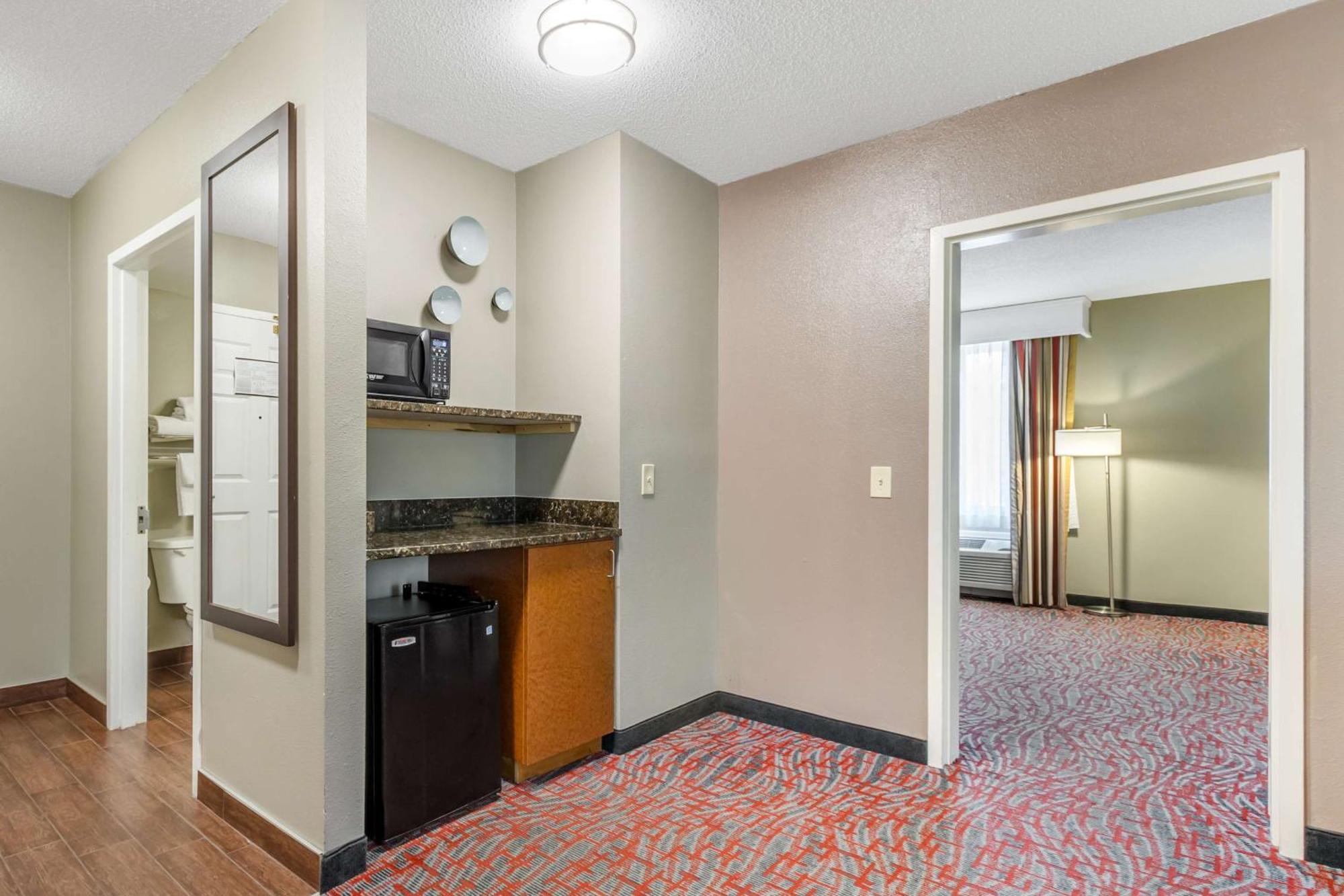 Best Western Airport Inn & Suites North Charleston Exterior photo